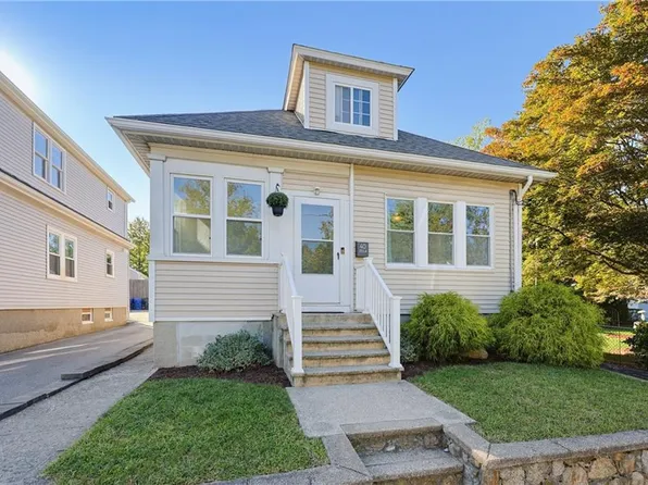 40 Zella St, Providence, RI 02908