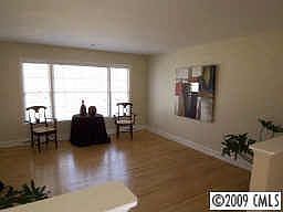 4th image of 1527 Briarfield Dr