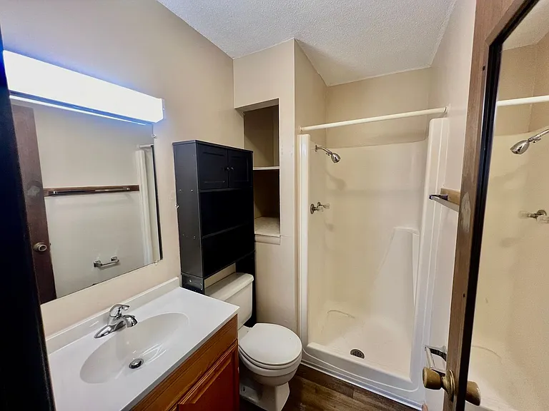 Thompson Apartments — Photo 30