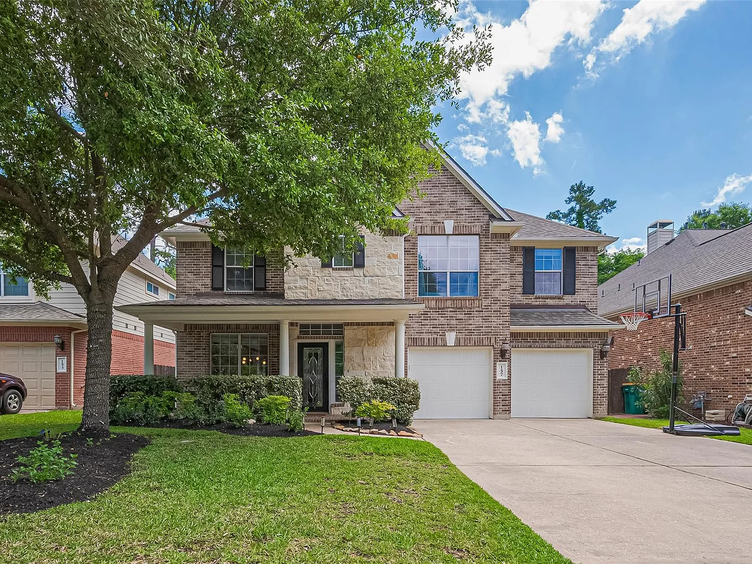 4 bed, 3.5 bath, 2850 sqft, $4,600 — Photo 1