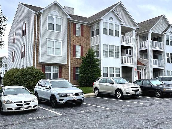 2nd image of 902 Blue Leaf Ct APT J