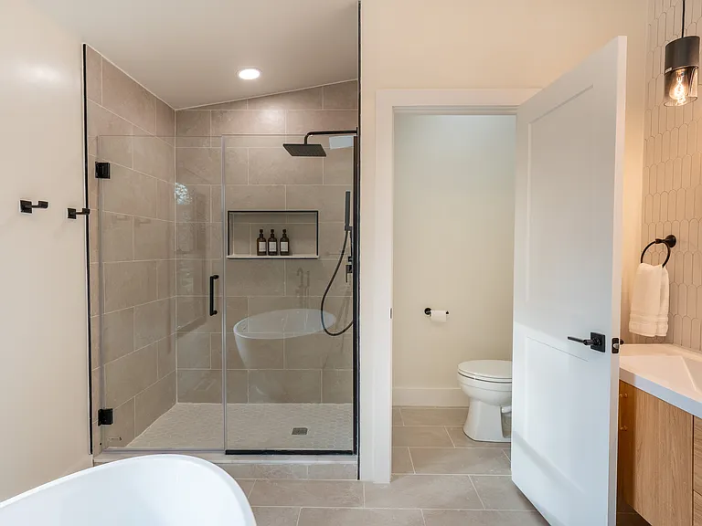 1704 Inglewood Dr — Photo 5
