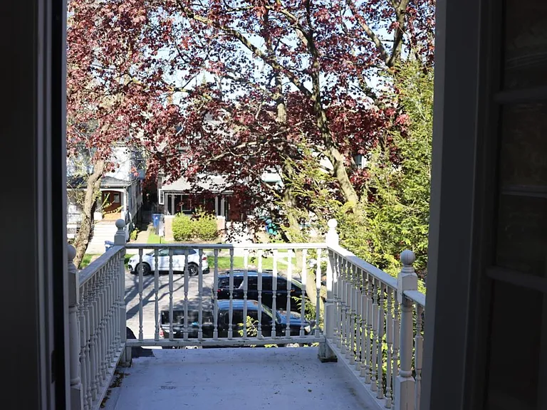 73 Richmond Ave #2 — Photo 6