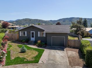 715 Penny Ln, Riddle, OR 97469