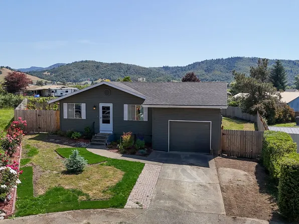 715 Penny Ln, Riddle, OR 97469