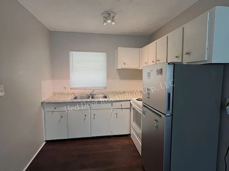 Riverside Apartments - Minutes to the River - Multiple Units Available — Photo 37