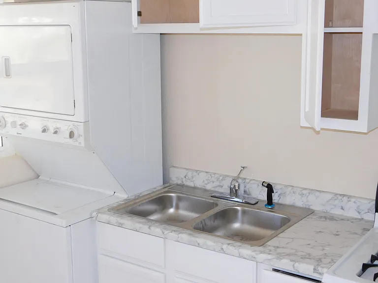 8308 Capitan Cir — Photo 15