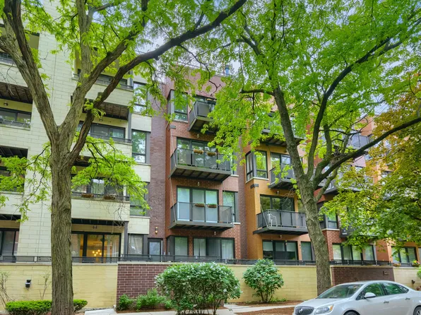 2251 W Wabansia Ave APT 306, Chicago, IL 60647