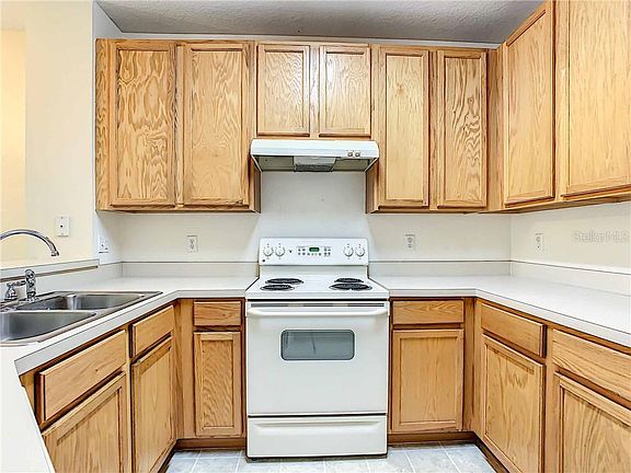 3rd image of 13609 Daniels Landing Cir