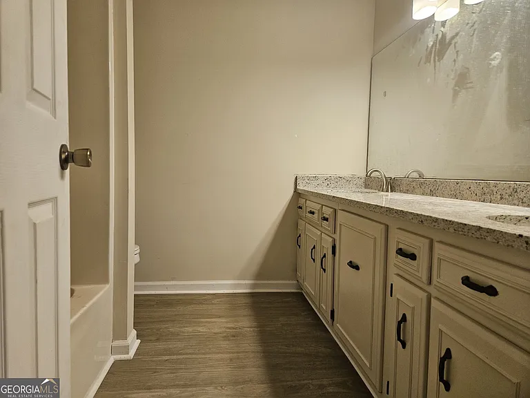 220 Courtney Way — Photo 13
