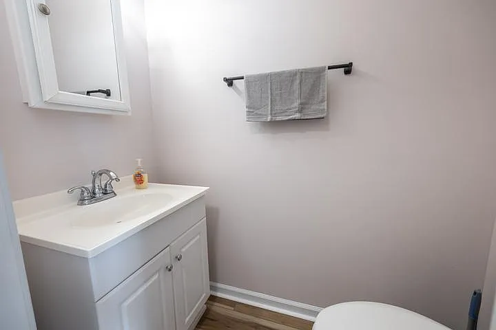 280 Albert Ct — Photo 8
