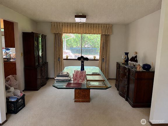 4th image of 6009 85th Street E