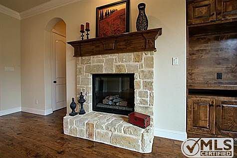 5th image of 8121 Belaire Ct