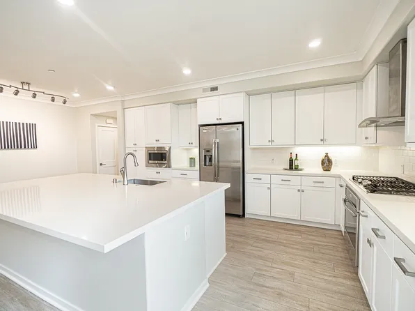 128 Tribeca, Irvine, CA 92612