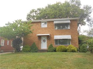 6243 Chestnut Hills Dr, Parma, OH 44129