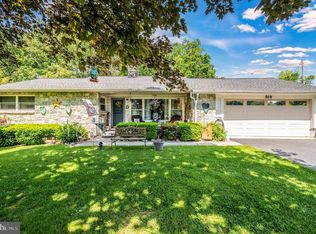 919 Lobelia Ave, Reading, PA 19605