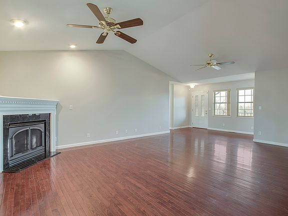 3rd image of 3005 Old Hollow Rd