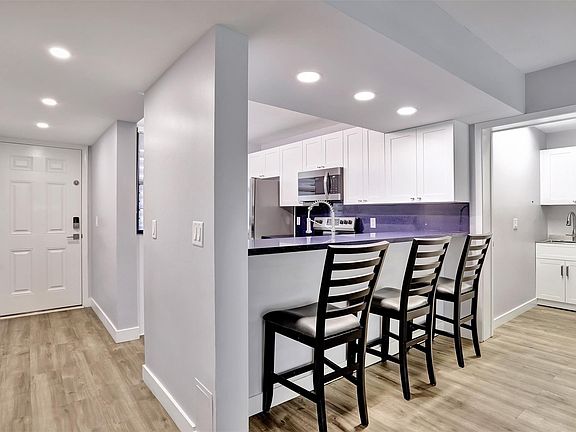3rd image of 1512 Whitehall Drive #102