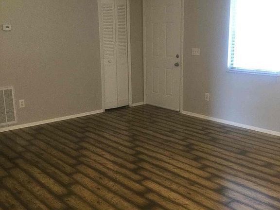 4th image of 4051 SW Balleto St