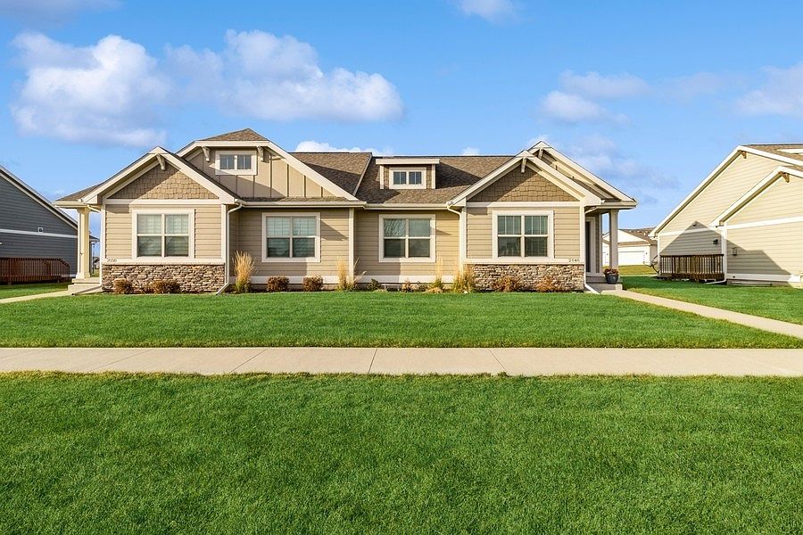 1st image of 2048 SW Cascade Falls Dr