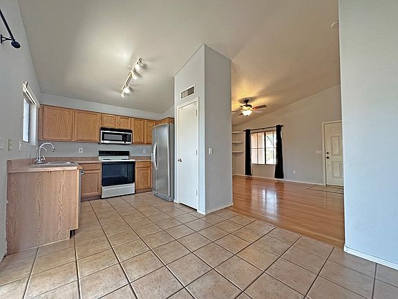 5th image of 15010 W Kings Dr