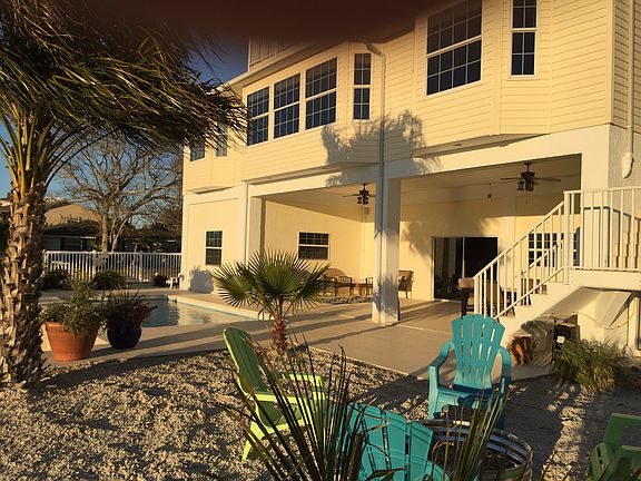 back yard pool and fire pit