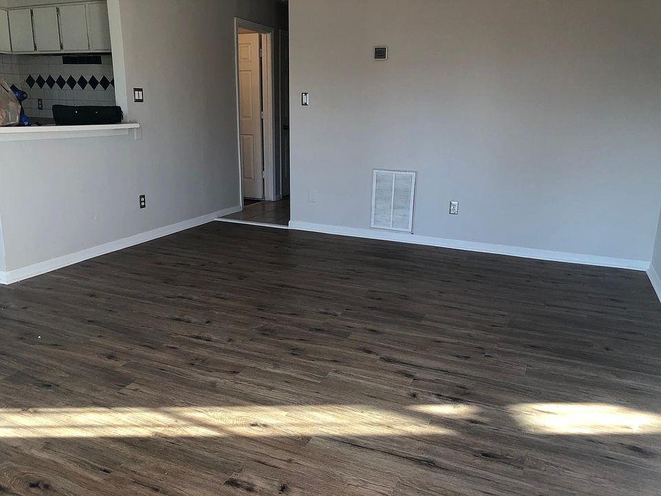 1st image of 871 B Ave APT C