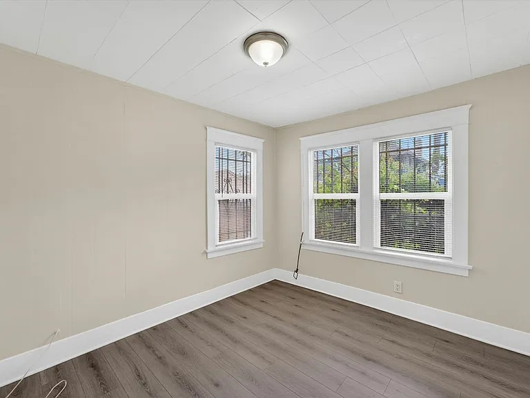 5008 1/2 S Wilton Pl — Photo 9