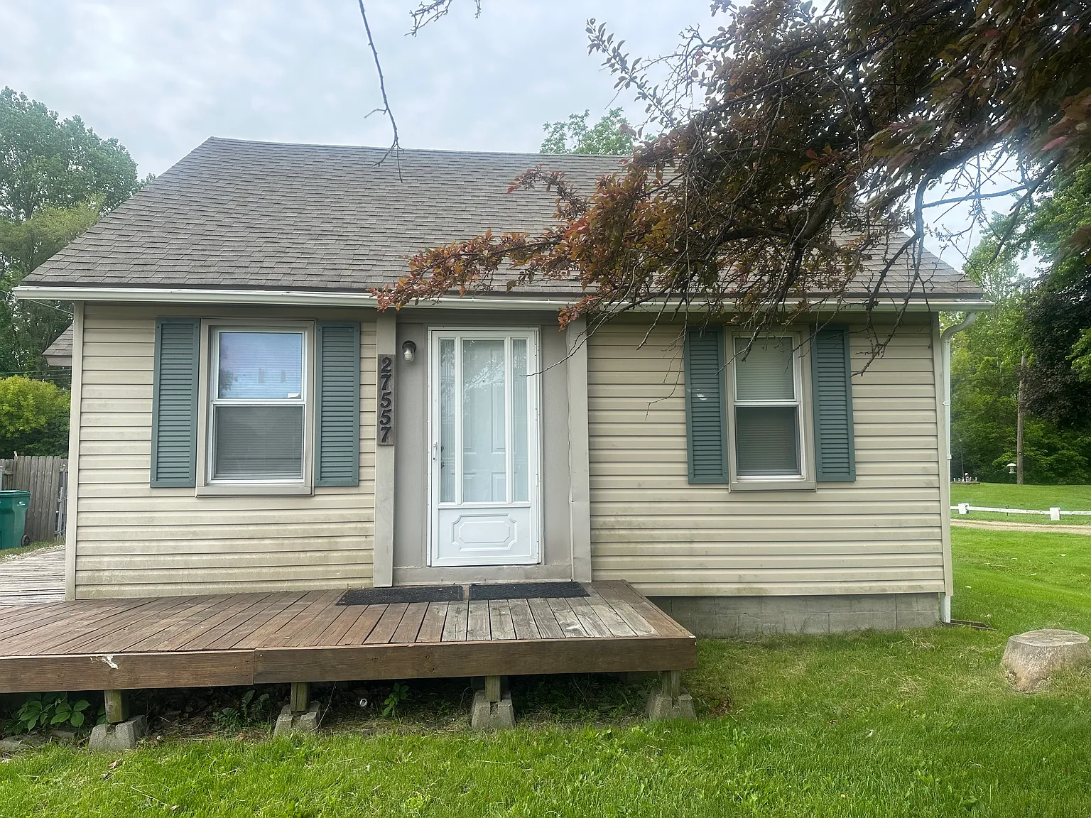 27557 Eureka Rd — Photo 1
