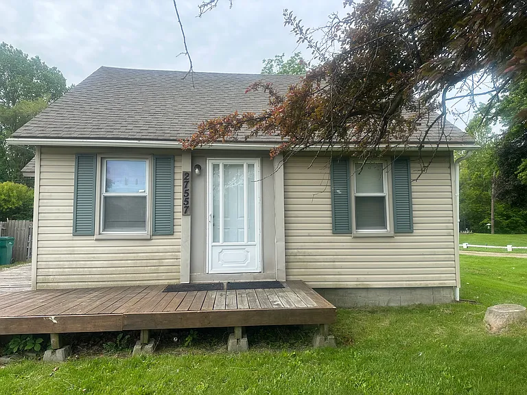 27557 Eureka Rd — Photo 1