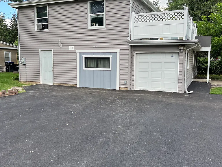 2604 Fair Oak Ln #B — Photo 1