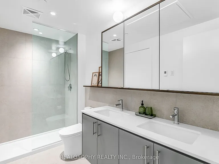 115 Larchmount Ave #210 — Photo 9