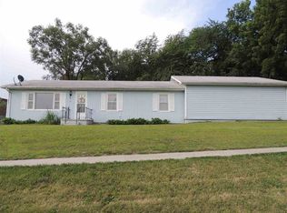 611 Main St, Westmoreland, KS 66549
