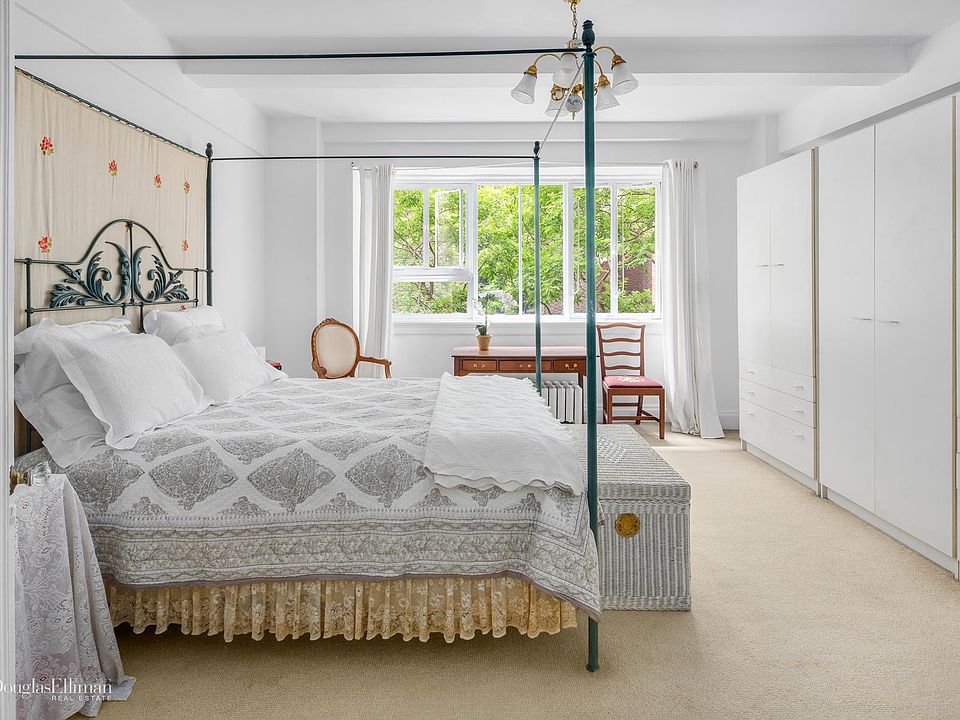 1st image of 11 W 67th St #315