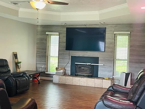 3rd image of 7758 Betsy Ln