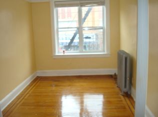 3215 29th St #1, Astoria, NY 11106