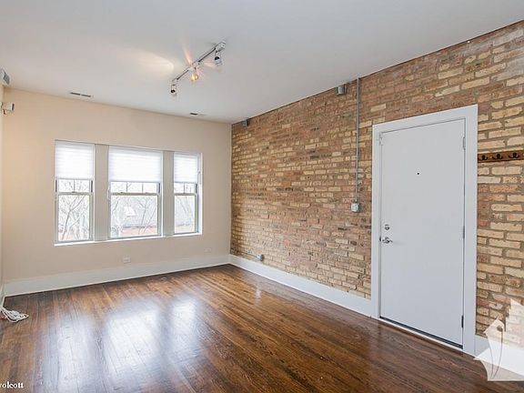 3rd image of 3453 N Wolcott Ave #826