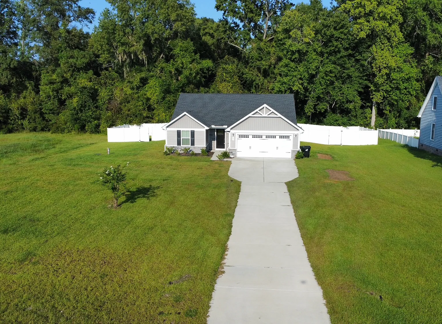 3 bed, 1338 sqft, $1,800 — Photo 3