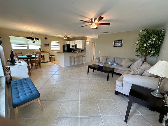 5th image of 5400 Highway A1a