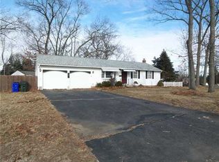 36 Heather Ln, Windsor Locks, CT 06096