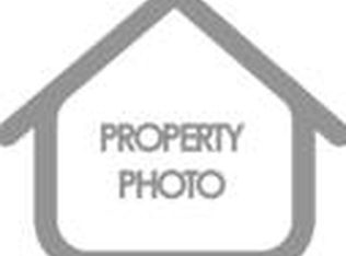 1906 Foxtail Dr, Salina, KS 67401