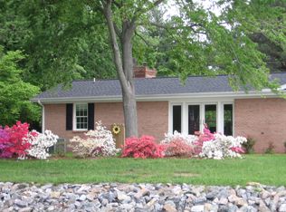 314 Cardinal Ln, White Stone, VA 22578