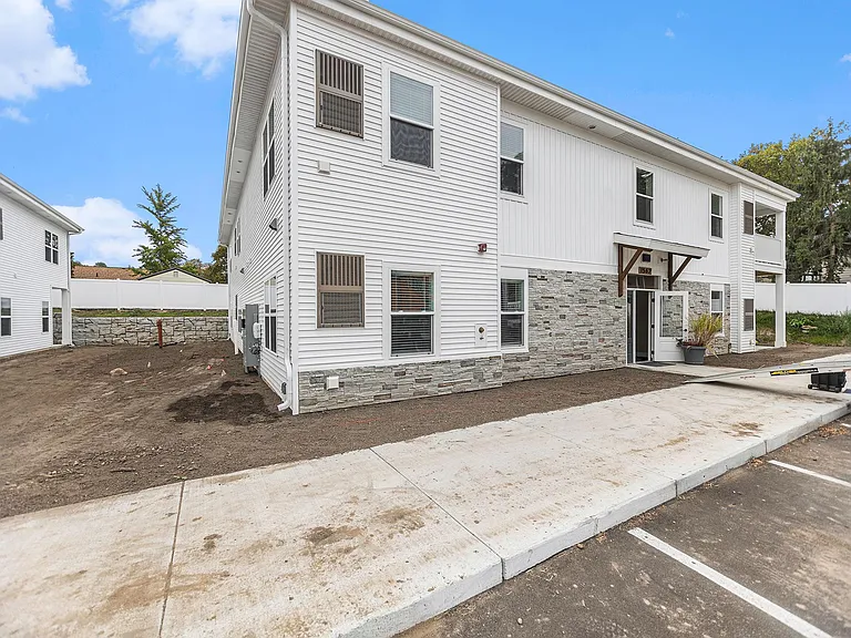 1562 Michigan St NE #7 — Photo 13
