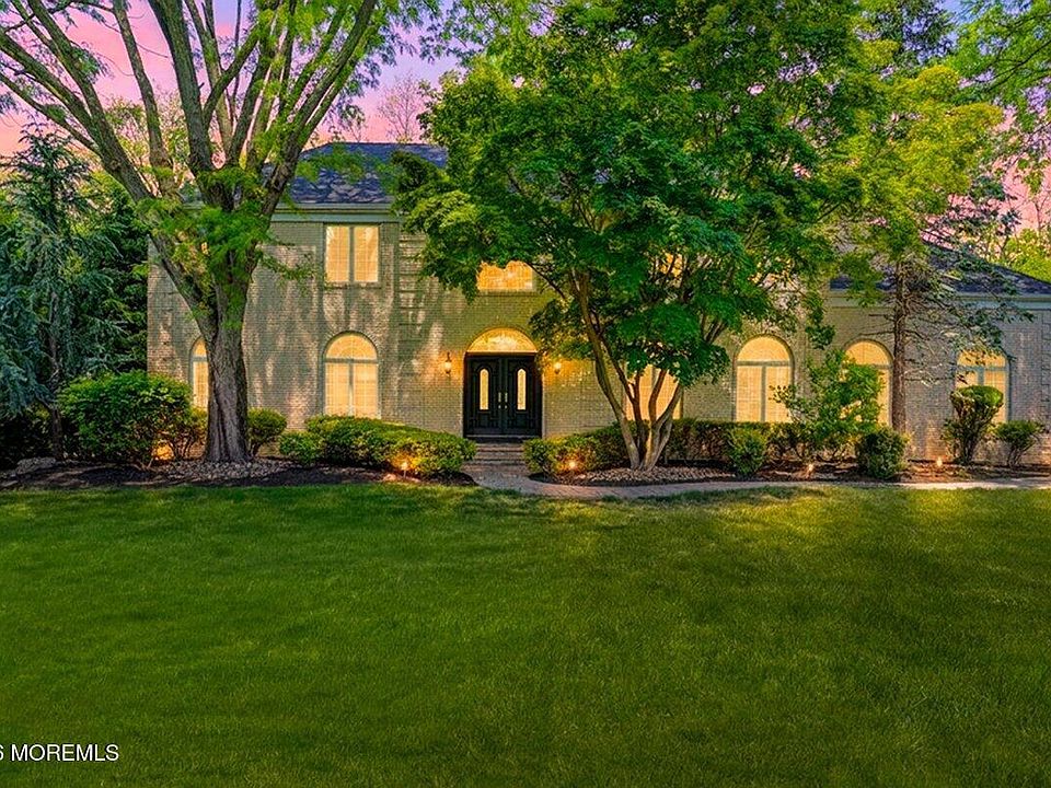 1st image of 5 Ridge Hill Way