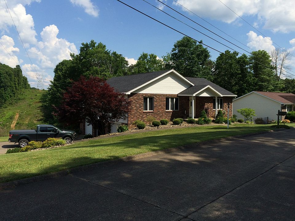 1st image of 262 Eastview Dr
