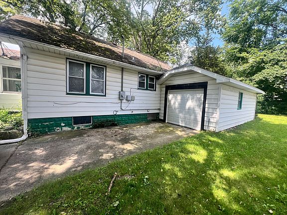 2nd image of 705 Poplar St