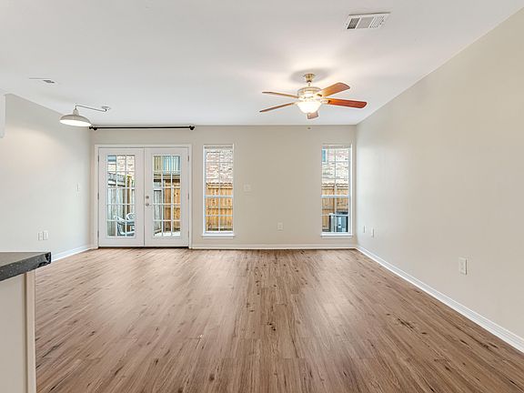 5th image of 629 Virginia Oak Ct
