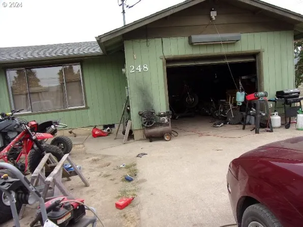 248 Carte Ln, Myrtle Creek, OR 97457