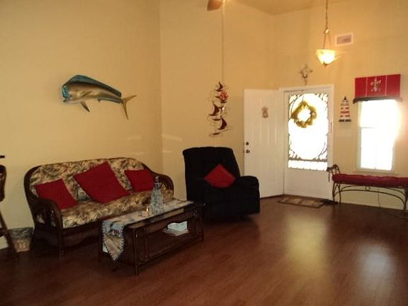 4th image of 125 Sun Harbor St