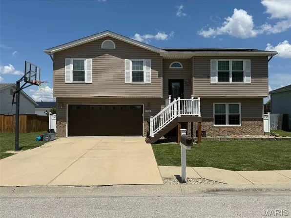 424 Miranda Dr, Dupo, IL 62239